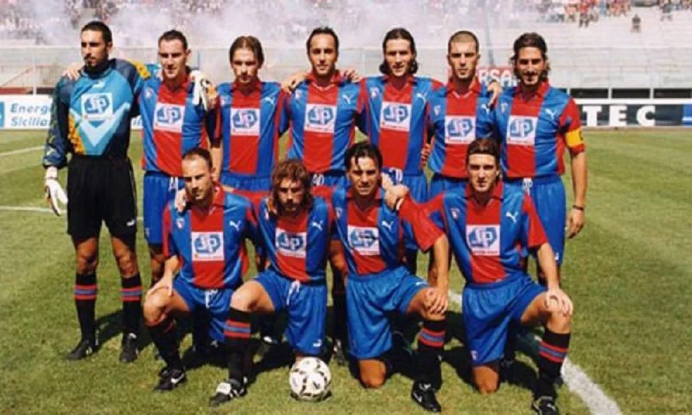 Una formazione del Calcio Catania nella stagione 2000/01 in Serie C1