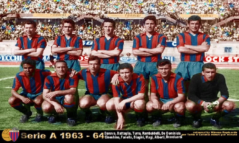 Una formazione del Calcio Catania nella stagione 1963/64 in Serie A