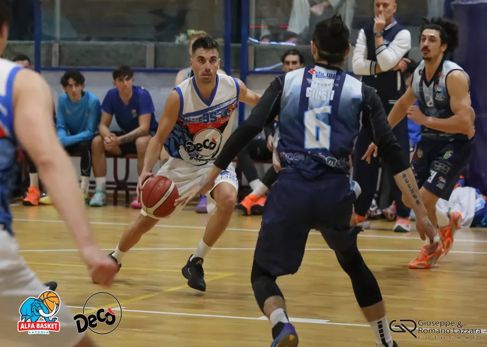 una fase di gioco del match della dec&ograve; alfa catania