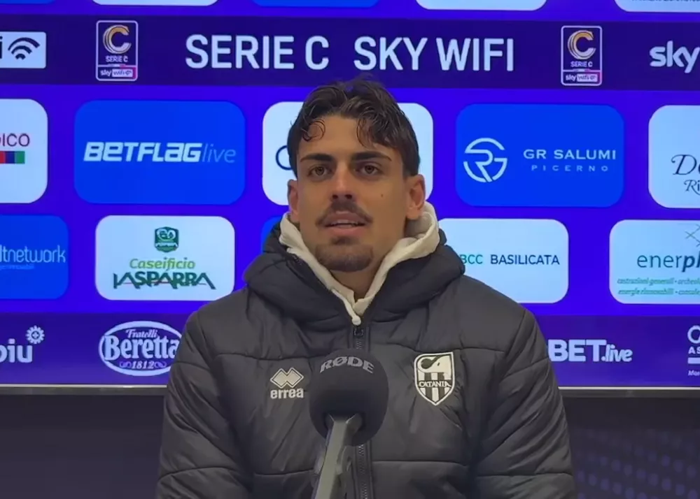 il difensore del catania andrea allegretto in conferenza stampa