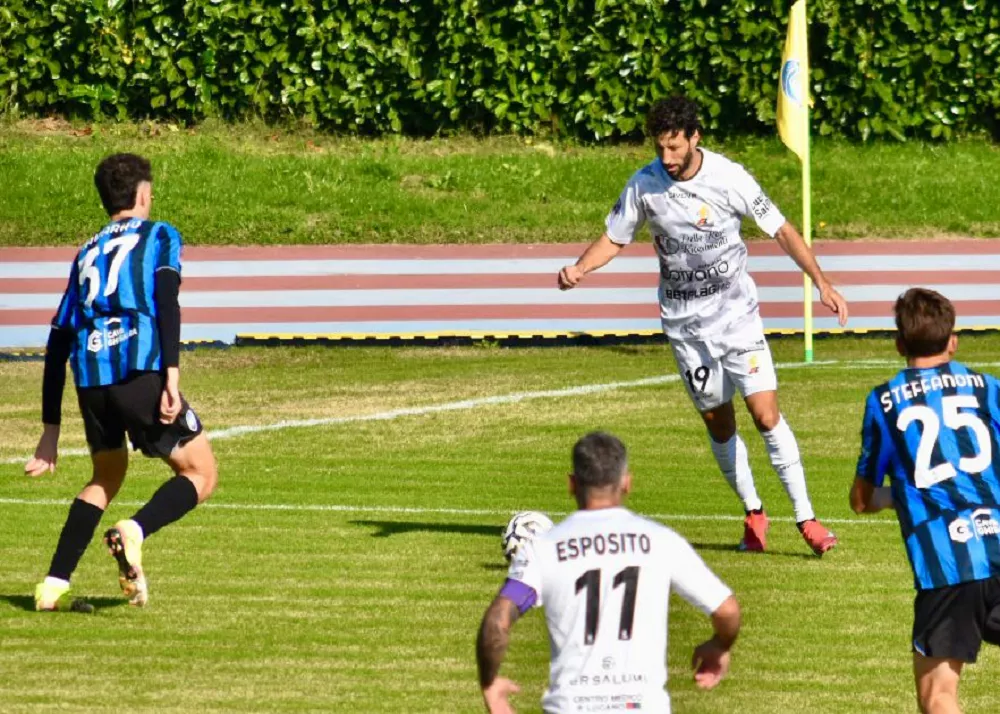 una fase di gioco del match Atalanta U23-AZ Picerno