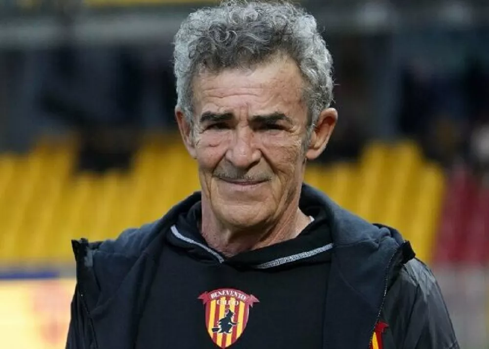 il tecnico del benevento Gaetano Auteri in primo piano