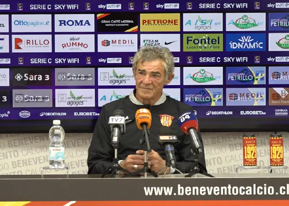 il tecnico del benevento Gaetano Auteri in conferenza stampa
