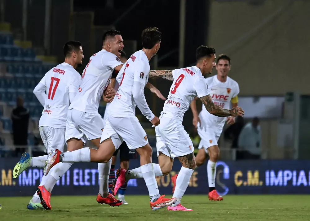 il gol del benevento in vantaggio per due reti a Picerno