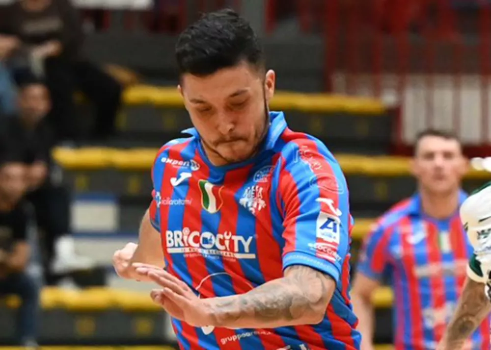 leonardo brunelli con la maglia della meta catania