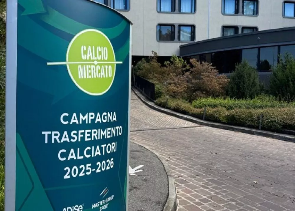 calciomercato l'esterno dello sheraton hotel di milano