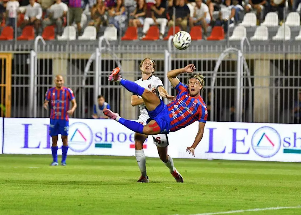 un'azione di gioco durante una gara del casarano calcio