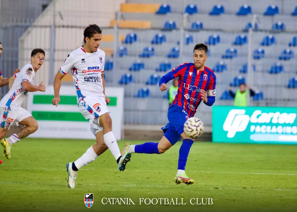 una fase di gioco del match casarano-catania 1-0 p