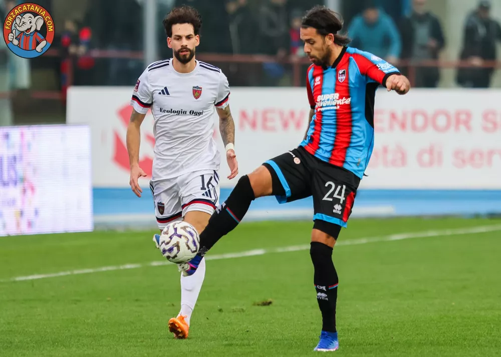 tiago casasola nella gara catania-cosenza terminata 2-0