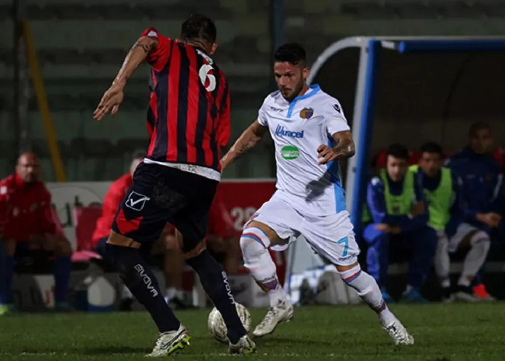 una fase di gioco di una delle gare casertana-catania