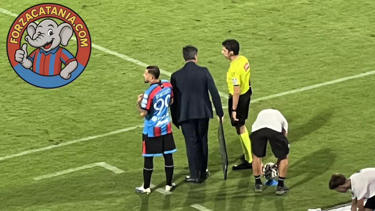 d'ausilio entra in campo nella partita Catania-monopoli