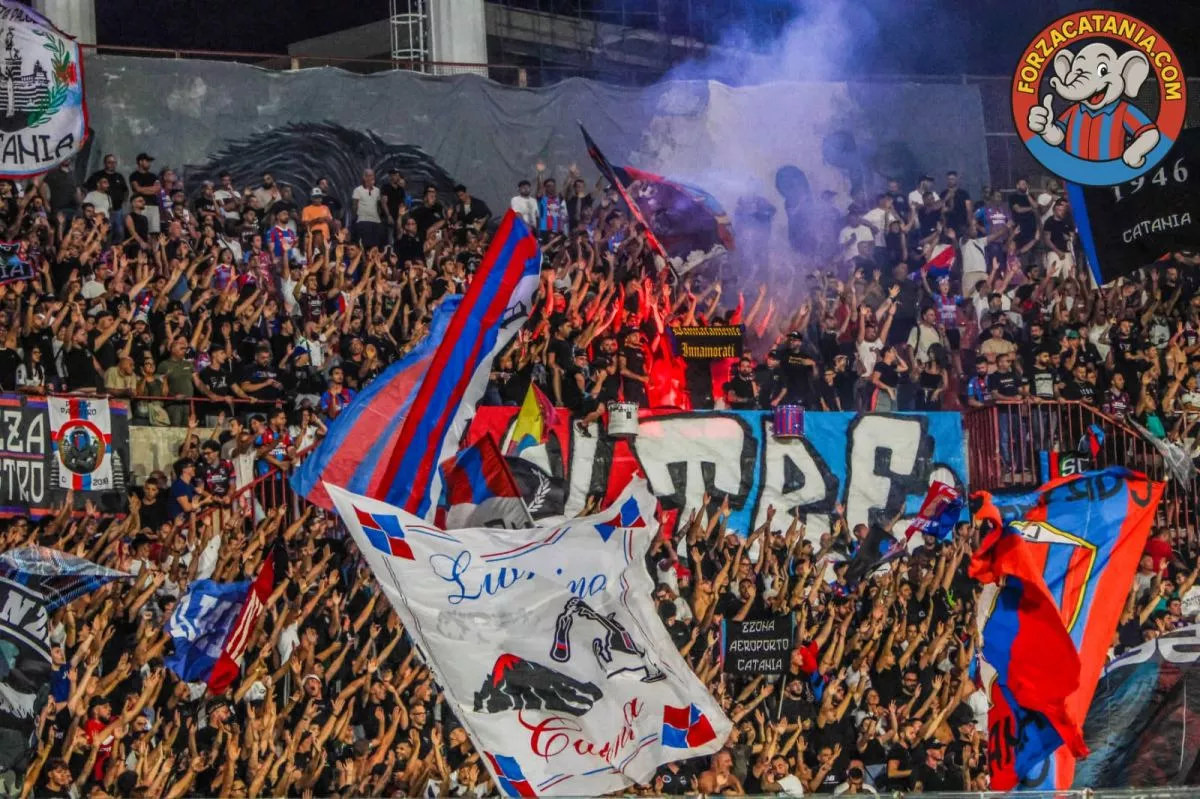 la curva nord del Massimino prima della partita catania-monopoli 4-0