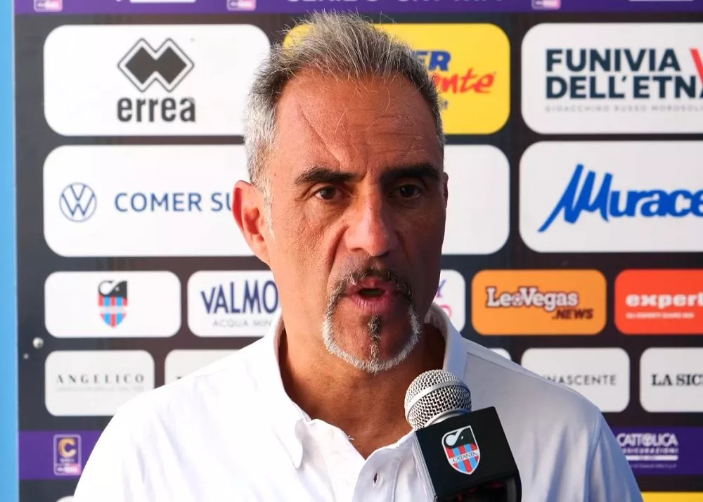 il tecnico del catania mimmo toscano in sala conferenza