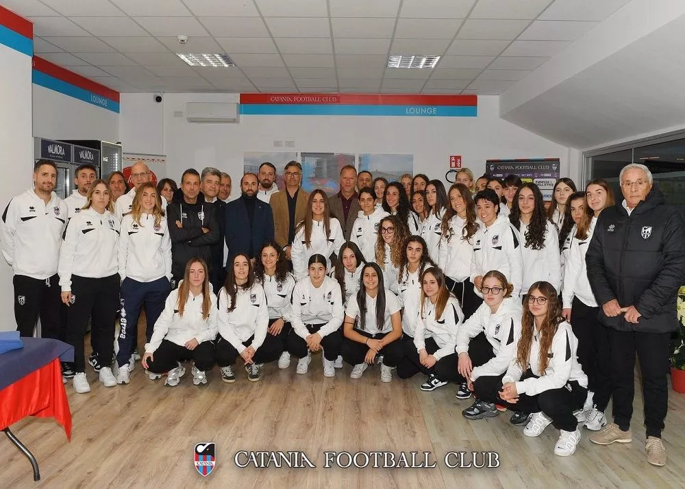le ragazze del catania women si ritrovano in sede per festeggiare il natale