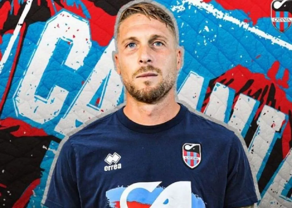 Salvatore Caturano con la nuova maglia del Catania in Serie C