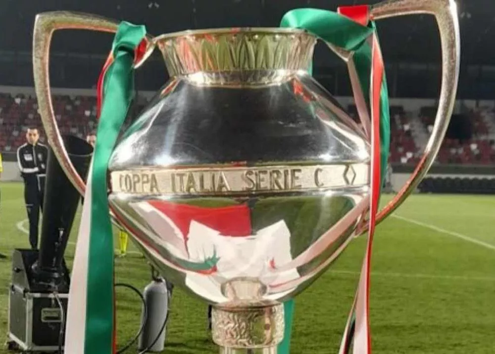 la coppa italia serie c con le fasce tricolori 