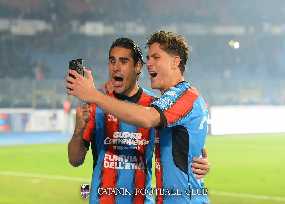 corbari e lunetta fanno un video dopo aver vinto la gara