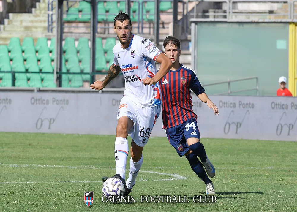 il difensore del catania mario ierardi nel match cosenza-catania