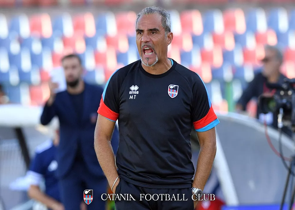 il tecnico del catania mimmo toscano sulla panchina della gara cosenza-catania