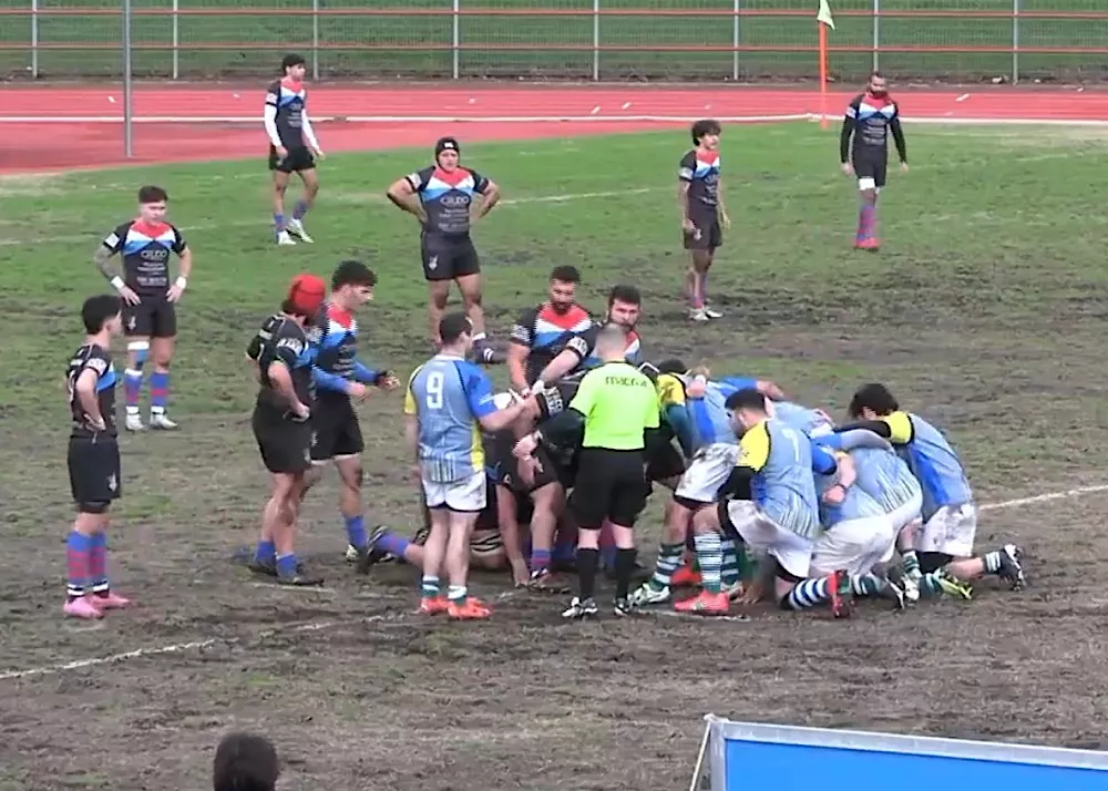 una fase del match tra cus catania rugby e nuova salaria