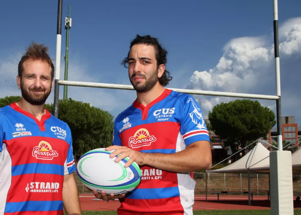 i giocatori in maglia rossazzurra del cus catania rugby