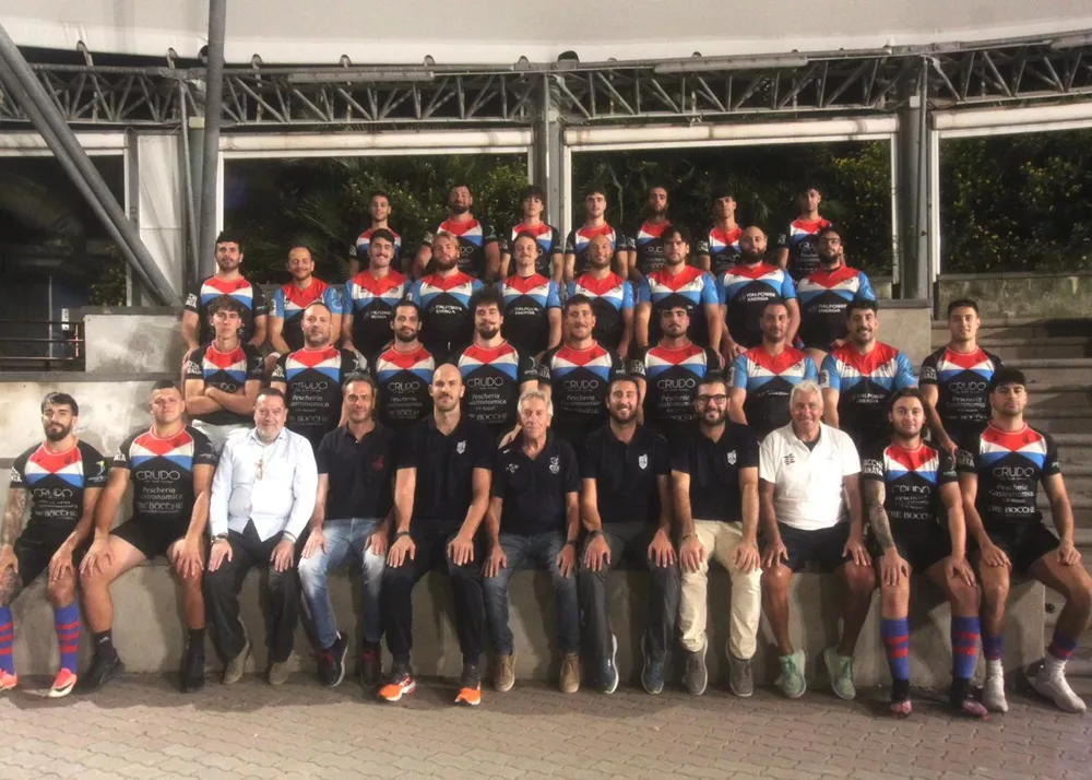lo foto della squadra al completo del cus catania rugby