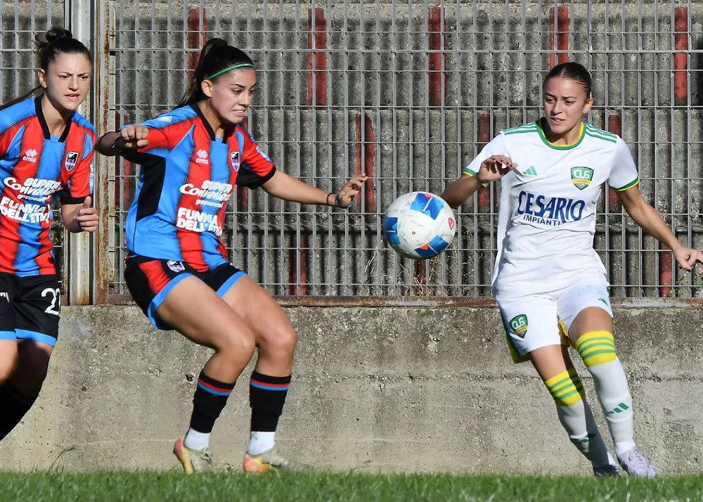 una fase di gioco del match di coppa italia cus unical cs-catania women