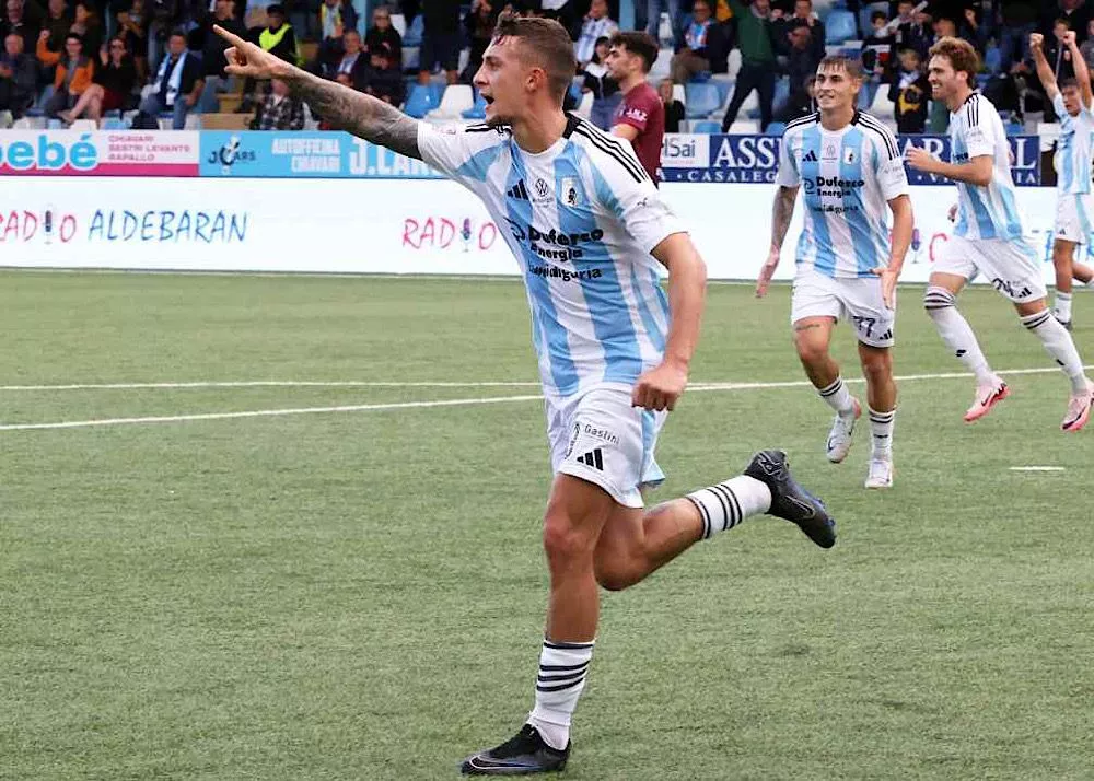 Davide castelli attaccante della virtus entella in serie b