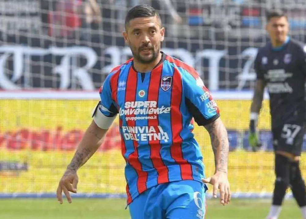 francesco de rose centrocampista del catania nella stagione 2024/25