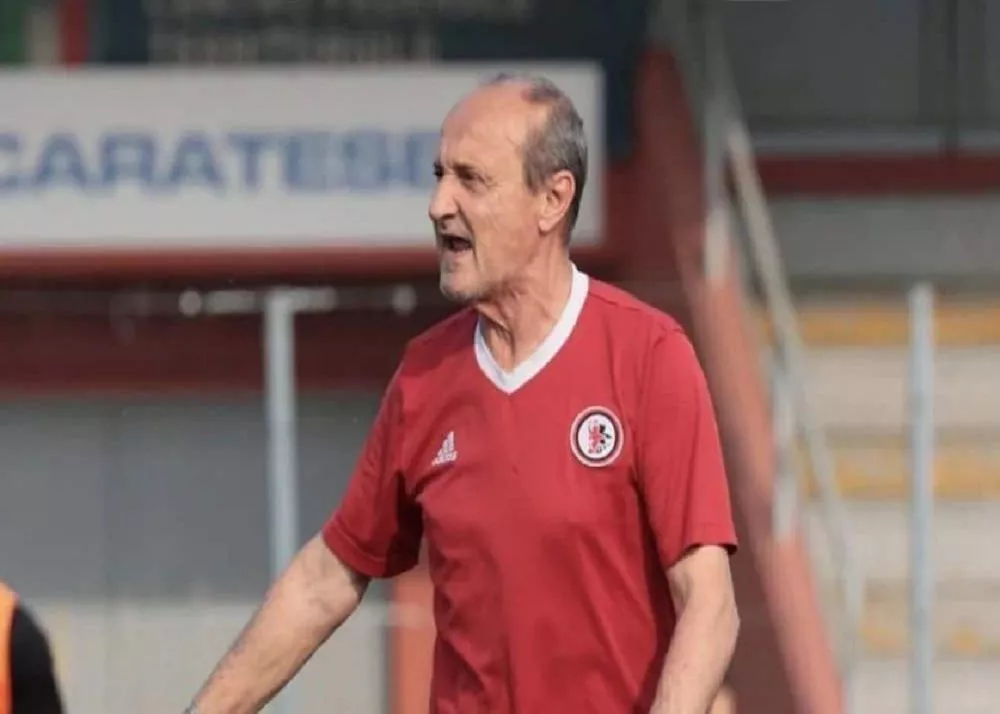 Il tecnico del Foggia Delio Rossi con la casacca d'allenamento