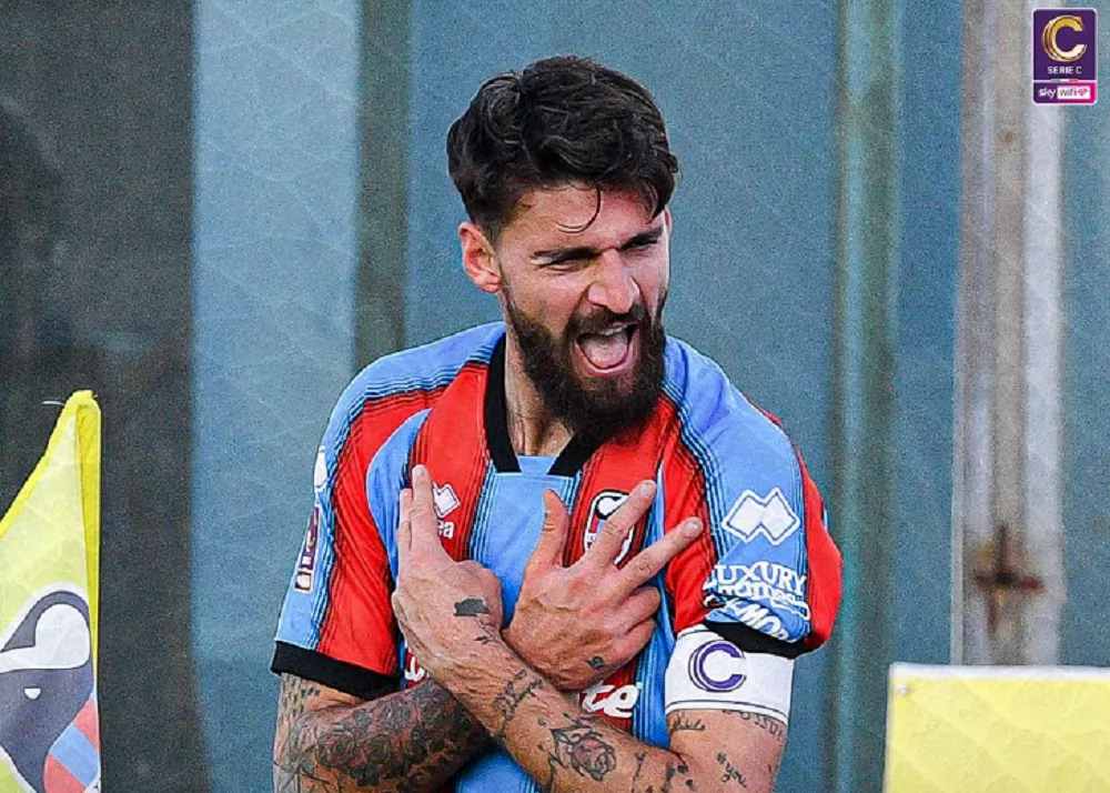 l'esultanza dopo il gol di matteo di gennaro dopo la rete contro la cavese