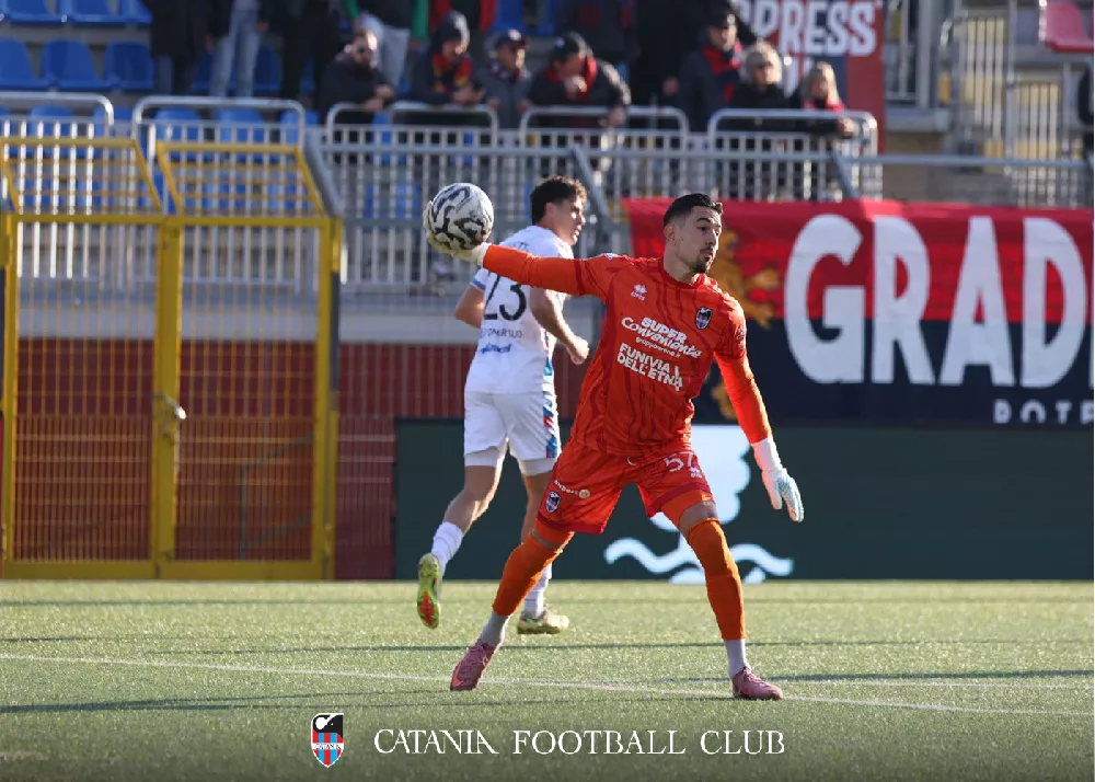 andrea dini e gabriel lunetta del catania in campo contro il potenza