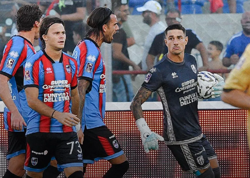 la parata di andrea dini su calcio di rigore del sorrento