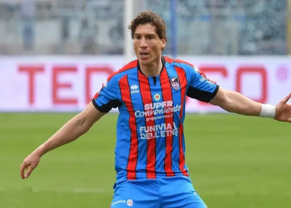il centrocampista e capitano del catania francesco di tacchio