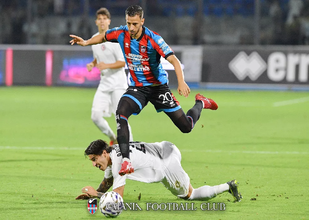 Daniele Donnarumma in azione contro il foggia nella gara vinta 6-0