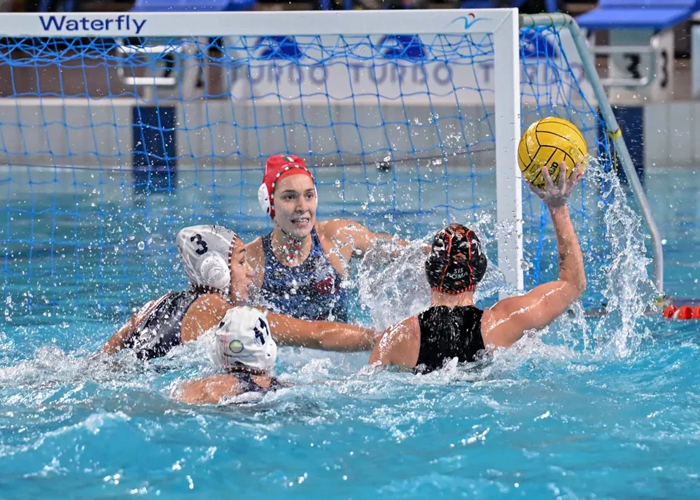 una fase di gioco in piscina nel match della serie a1