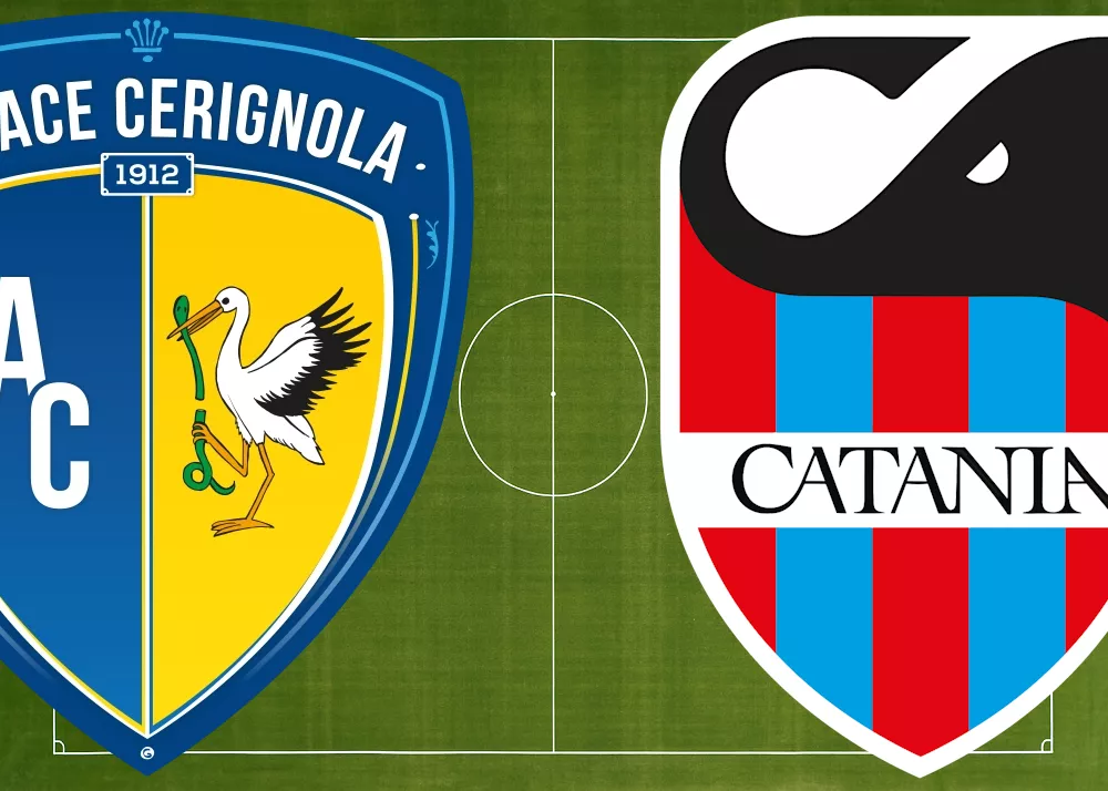 i loghi di audace cerignola e catania sul campo di gioco