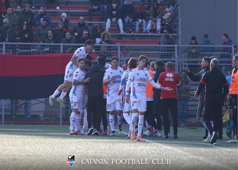 il gol di francesco forte a potenza festeggiato dai compagni