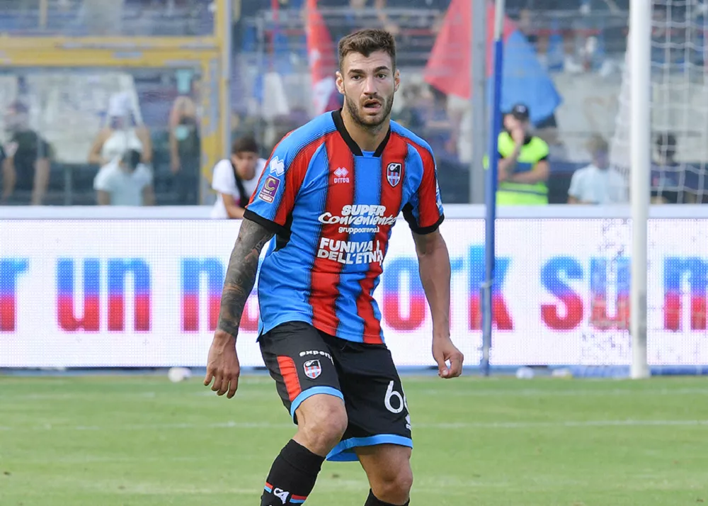 il difensore del catania mario ierardi con la maglia rossazzurra