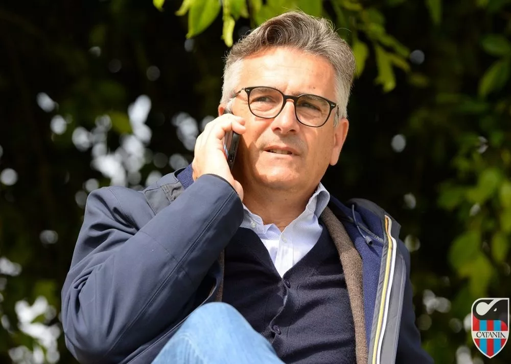 il direttore sportivo Ivano Pastore al telefono per le trattative