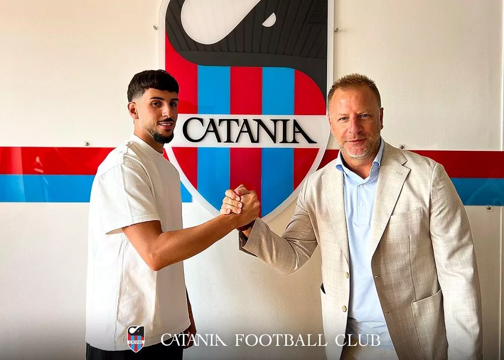 simone leonardi stringe la mano al dirigente etneo simone leonardi