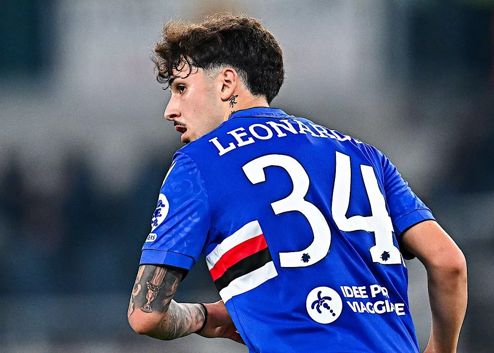 simone leonardi con la maglia blucerchiata della samp