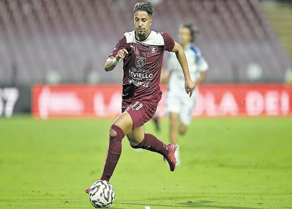 l'esterno offensivo della salernitana Michael Liguori