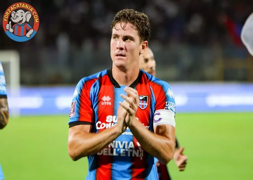 gabriel lunetta festeggia alla fine della gara catania-monopoli 4-0