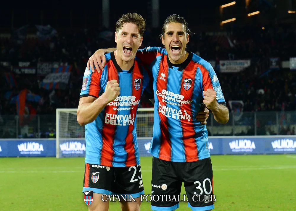 corbari e lunetta fanno un video dopo aver vinto la gara