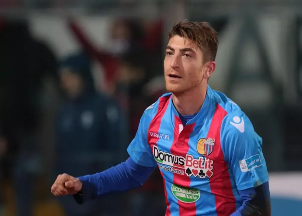 mazzarani con la maglia del catania, ultimo goleador della gata cosenza-catania