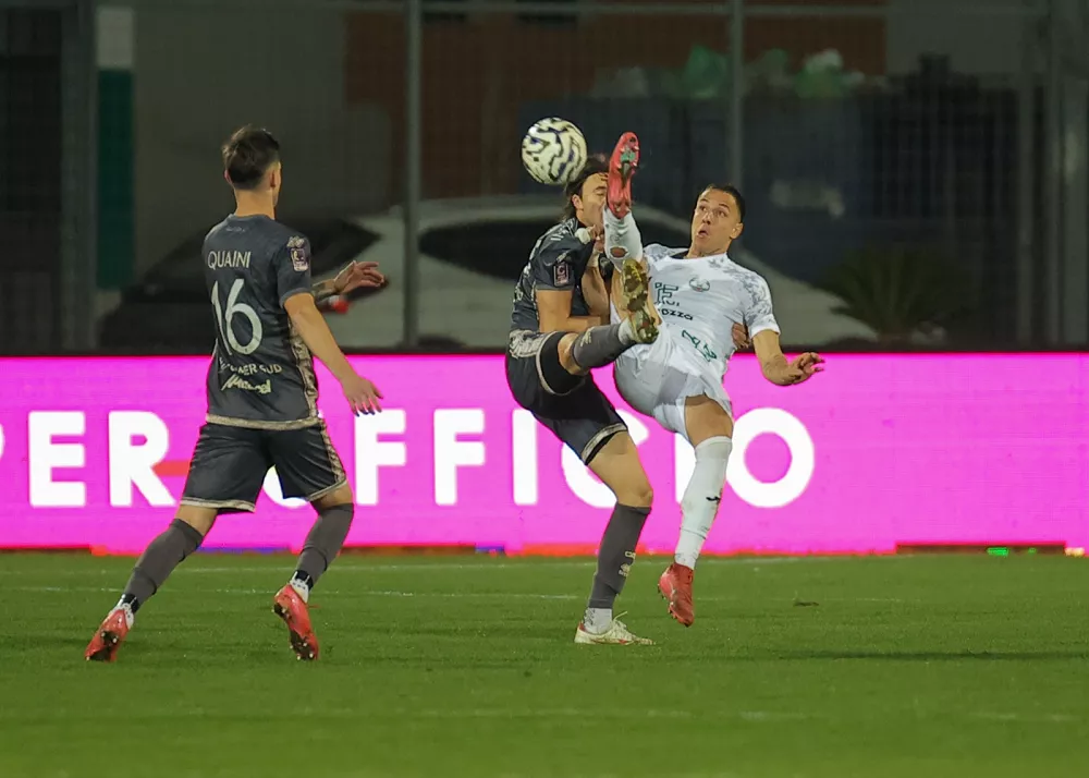 una fase di gioco del match tra Monopoli e Catania terminato 1-2