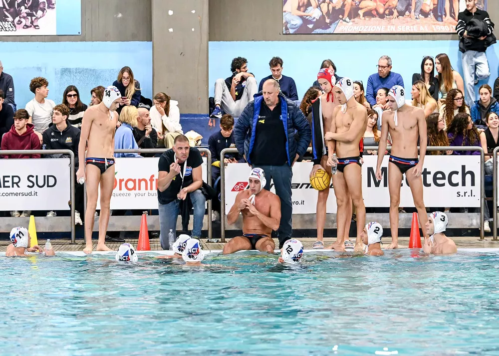 nuoto catania l'allenatore giuseppe dato a bordo vasca
