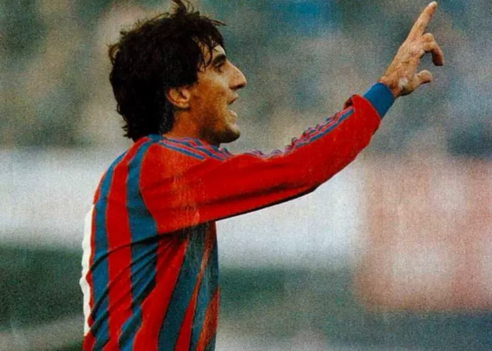 l'ex attaccante del catania orazio sorbello con la maglia del catania
