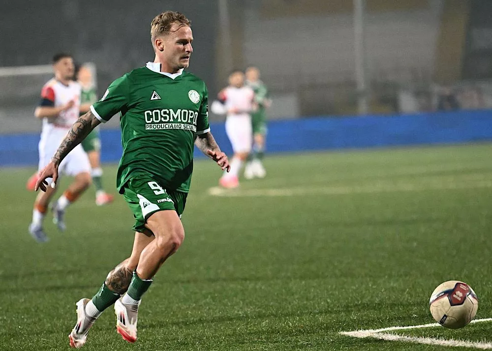 l'attaccante dell'avellino giuseppe panico in campo
